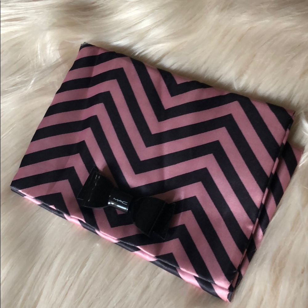 NWOT Mac Cosmetics Soft Makeup Bag Pink Black